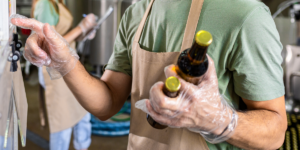 Shrink sleeve machine for craft beer labeling