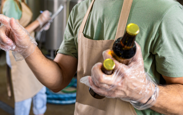 Shrink sleeve machine for craft beer labeling